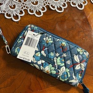 Vera Bradley RFID Accordian Wristlet Wallet Floral Burst. NWT